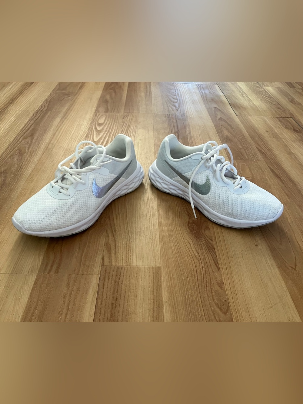 Nike Women’s White Running Shoes with Iridescent Swoosh; Missing Insoles